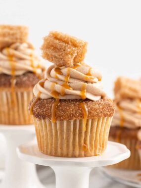 churro cupcakes on mini platters